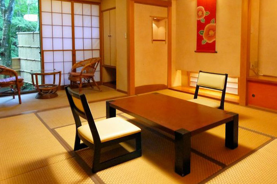 本館8帖（1〜3名様）