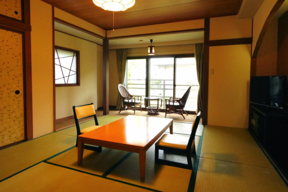 本館10帖（4〜5名様）
